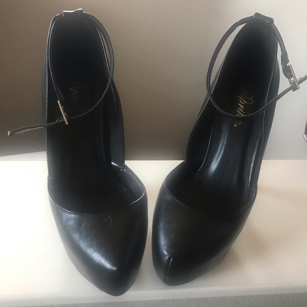 Paprika platform pumps